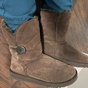 UGG Boots size 7 bailey Button